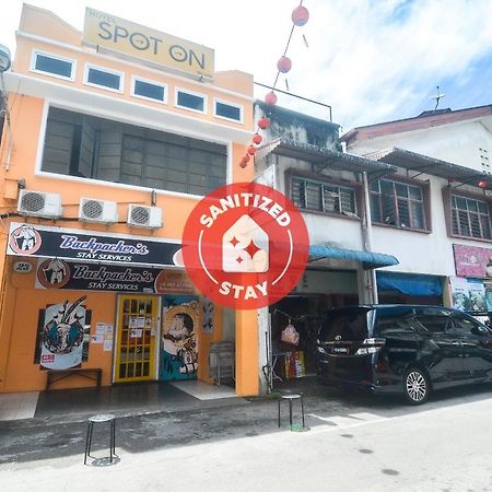 Spot On 89886 Backpacker'S Stay Services Kuching Esterno foto