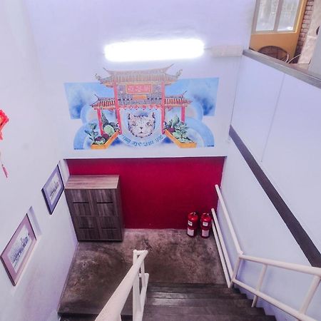 Spot On 89886 Backpacker'S Stay Services Kuching Esterno foto