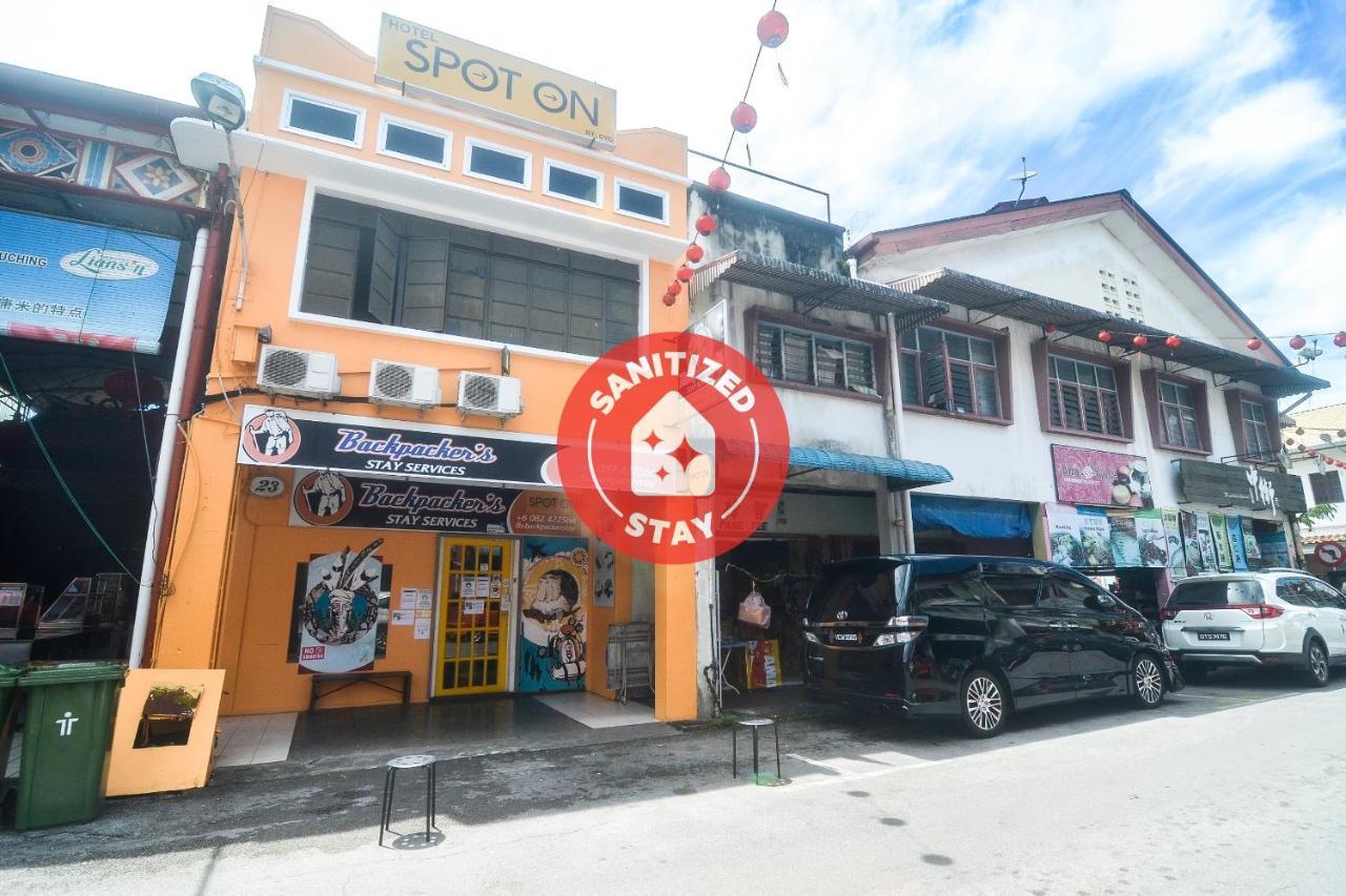 Spot On 89886 Backpacker'S Stay Services Kuching Esterno foto