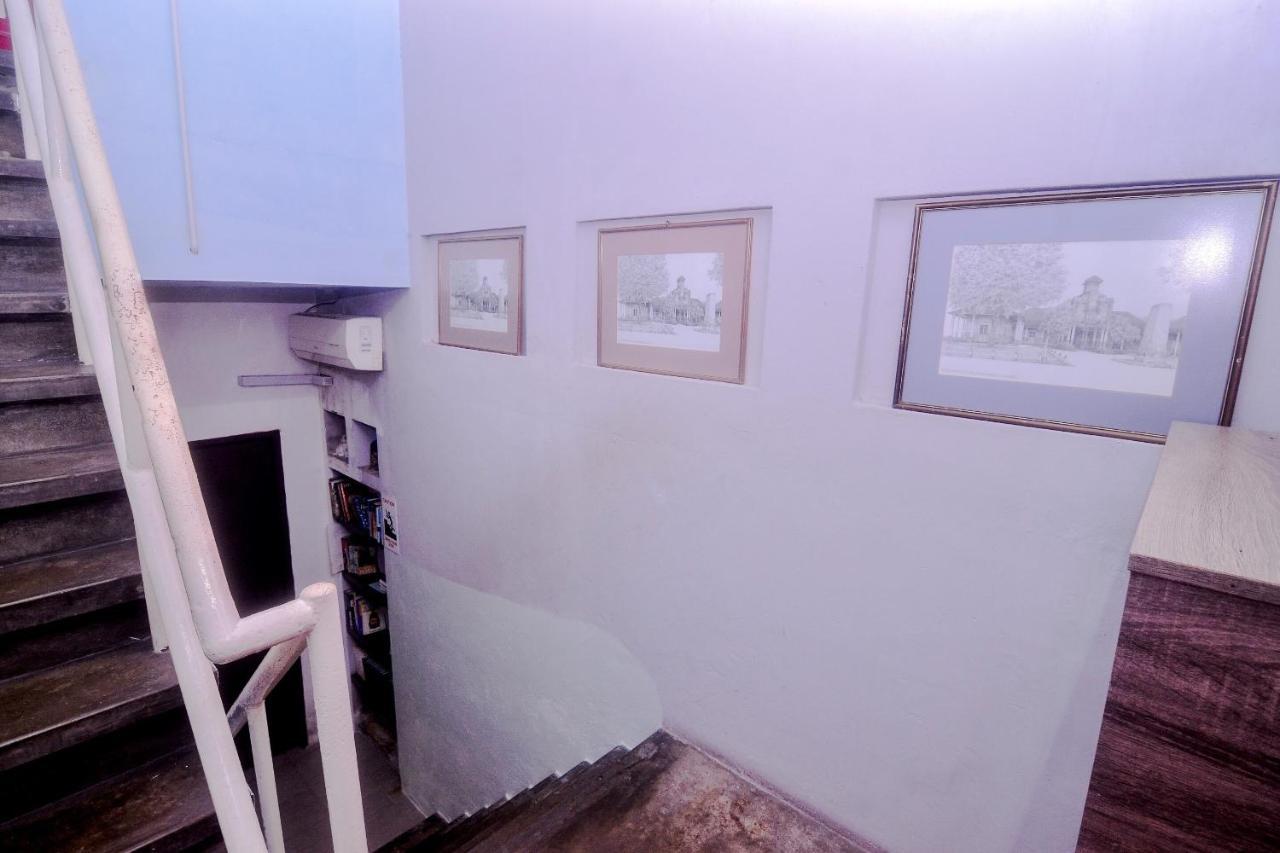 Spot On 89886 Backpacker'S Stay Services Kuching Esterno foto