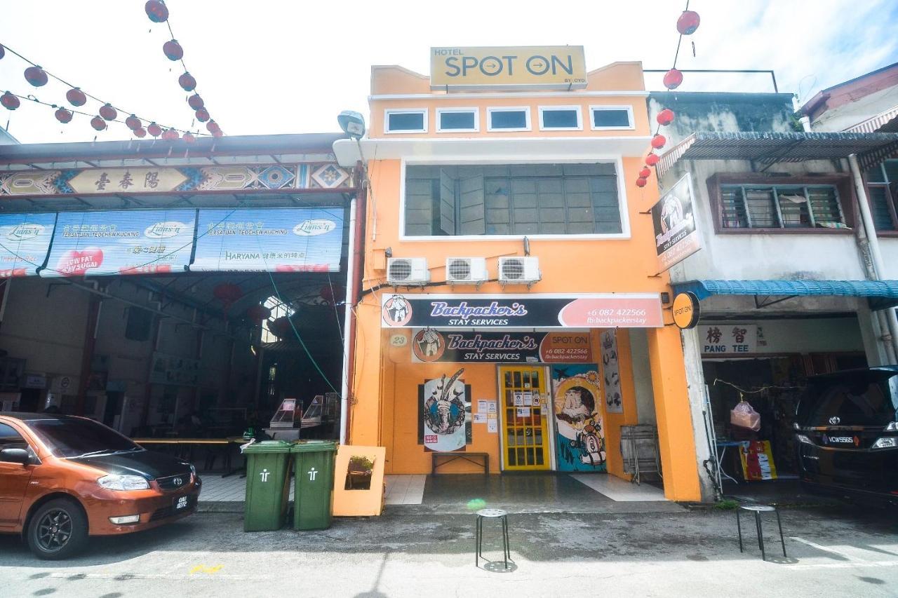 Spot On 89886 Backpacker'S Stay Services Kuching Esterno foto