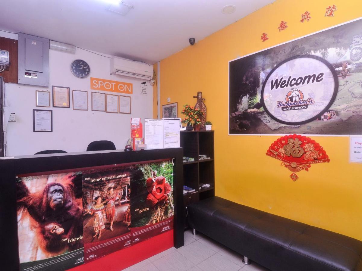 Spot On 89886 Backpacker'S Stay Services Kuching Esterno foto